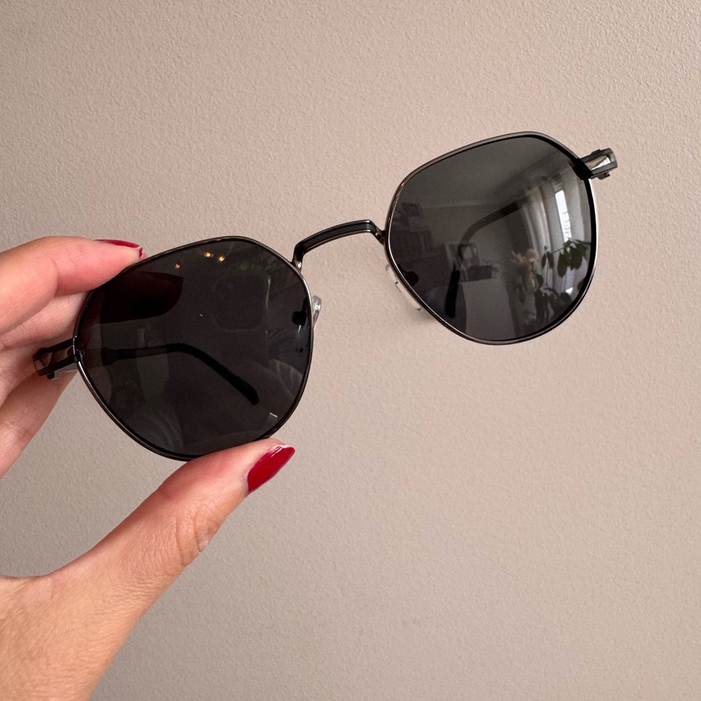 #15 Angular Black Metal Sunglasses – Minimalist Geometric Style for medium face